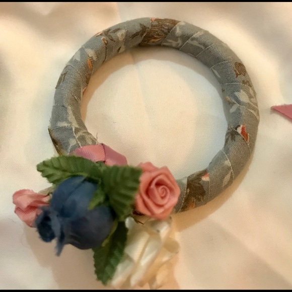 Vintage Napkin Rings - Picture 4 of 5